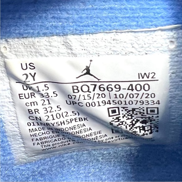 Jordan 4 Retro 'University Blue' | kids sz 2Y | light blue | Used - Picture 2 of 8